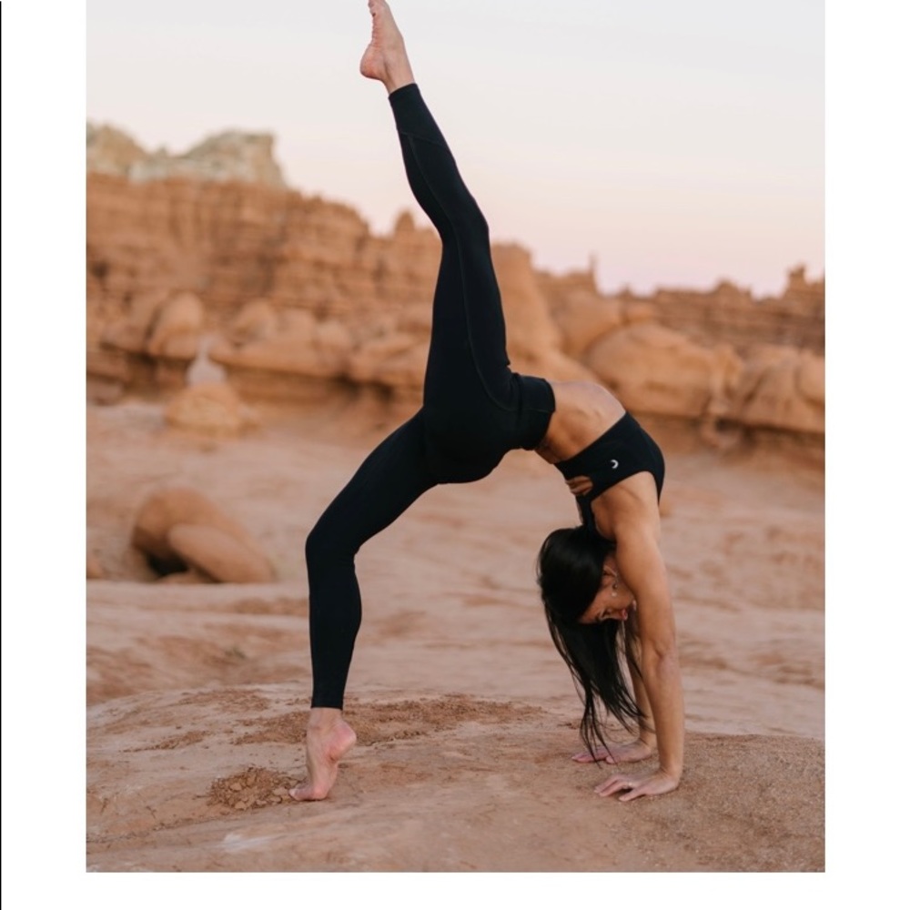Zyia Black Ribbed Premium Leggings